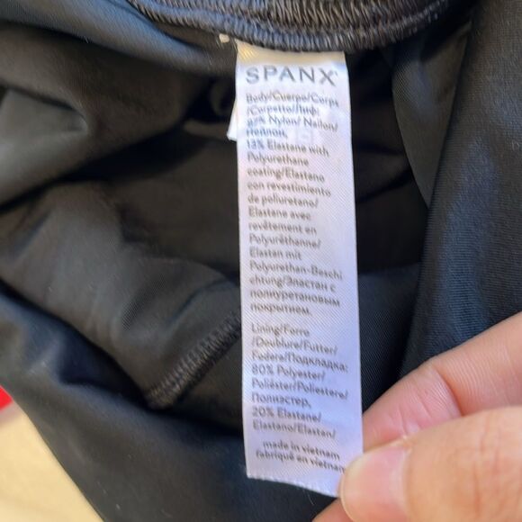 Spanx | Faux Leather Camo Leggings Black Matte Skinny Pull On M - Picture 7 of 9